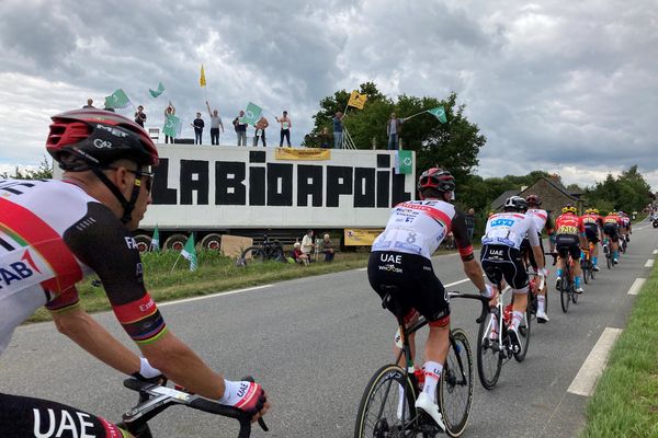 Les agriculteurs bio profitent de la visibilité du Tour de France pour alerter