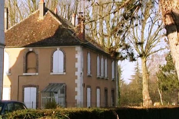 A Joigny l'ancienne maison du Préfet n'a pas trouvé preneur en raison de son prix et du montant des travaux à faire. Elle va être rénovée pour accueillir les internes en médecine. 