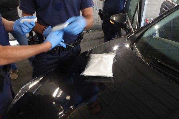 Les douaniers d'Hendaye à la frontière espagnole ont saisi de la drogue qui se présente sous forme de poudre blanche : 20 kg de kétamine.