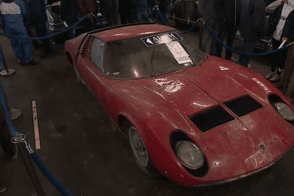 Cette Lamborghini Miura est le joyau de cette vente aux enchère.