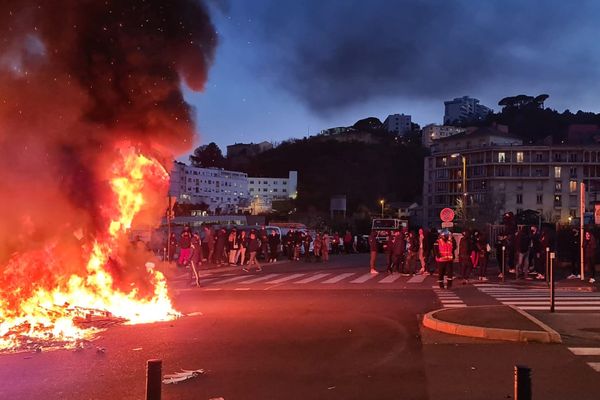 Illustration. Depuis plusieurs jours, des rassemblements de soutien parfois émaillés d'incidents ont lieu en Corse, comme ici à Bastia,