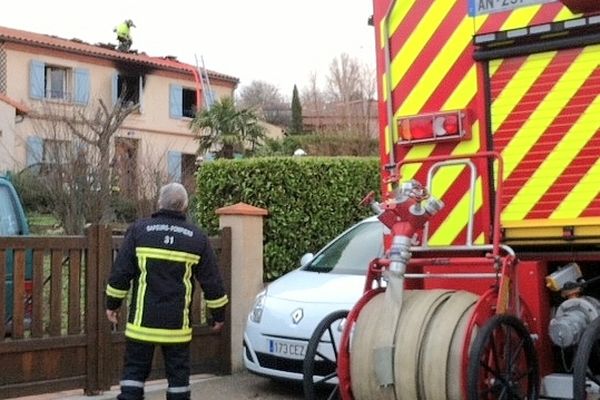 Le feu a pris dans cette maison de la rue des Constellations