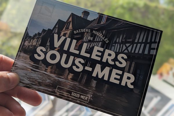 Une des cartes postales imaginées par Surfrider Foundation pour alerter sur la montée des eaux