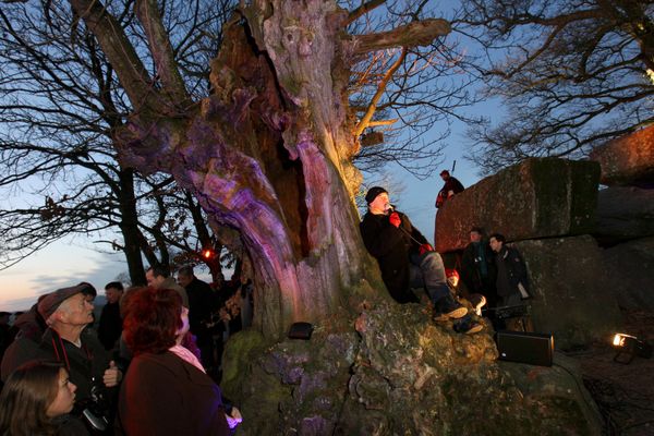 Célébration du solstice d'hiver au dolmen de La Roche aux Fées