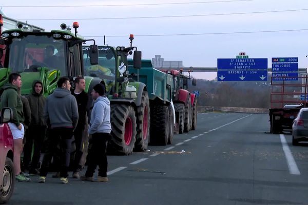 Entre mobilisations locales et rassemblement national, les agriculteurs préparent l'acte 2.