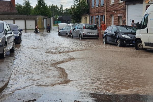 Les intempéries du 28 juin 2021 ont provoqué des inondations dans les rues d'Abbeville.