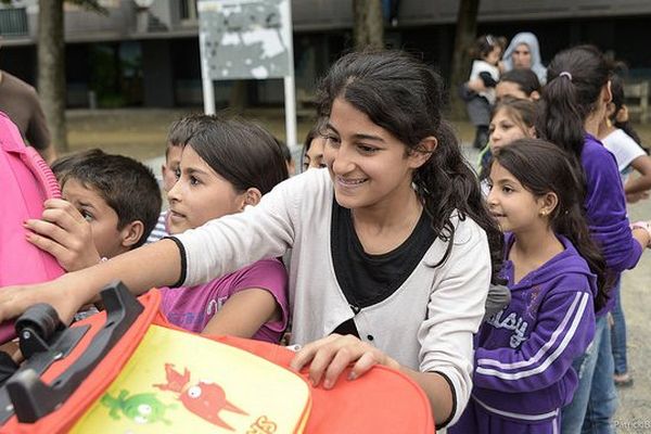 Une distribution de cartables organisée pour les enfants syriens des Izards le week-end dernier par l'association Solidarity Union