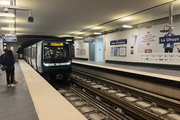 Parmi les nouvelles stations de la ligne 11 du métro, se trouve Serge Gainsbourg, dans la commune des Lilas.