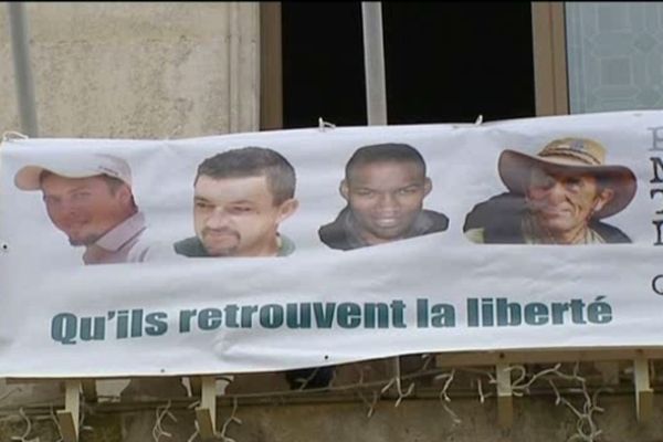 Pierre Legrand, Marc Féret, Thierry Dol et Daniel Larribe détenus dans le Sahel depuis le 16 septembre 2010.