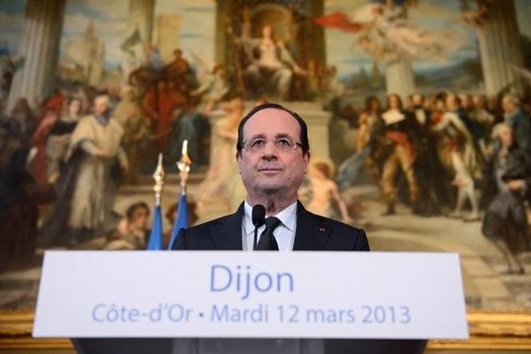 Le président de la République s'est adressé aux forces vives de la Nation en direct de la mairie de Dijon mardi 12 mars 2013. 