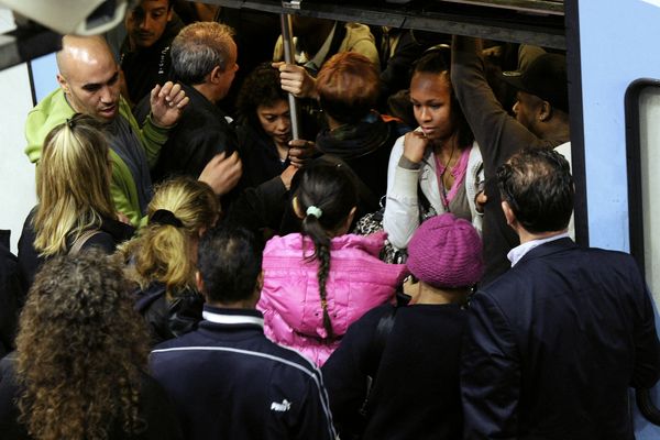 Le trafic reste très perturbé sur le RER C dans Paris, entre Juvisy et Versailles-Château-Rive-Gauche.