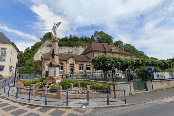 La maison forte de Wignacourt située à Château-Porcien a été construire au XVe siècle, en 1479.