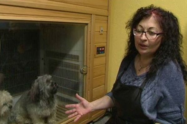 Dany Mesrob à côté de deux de ses clients en pleine séance de SPA.