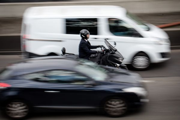 Une collision entre un camion et une moto a provoqué la mort du conducteur du deux-roues ce jeudi 16 mai en Seine-Maritime.