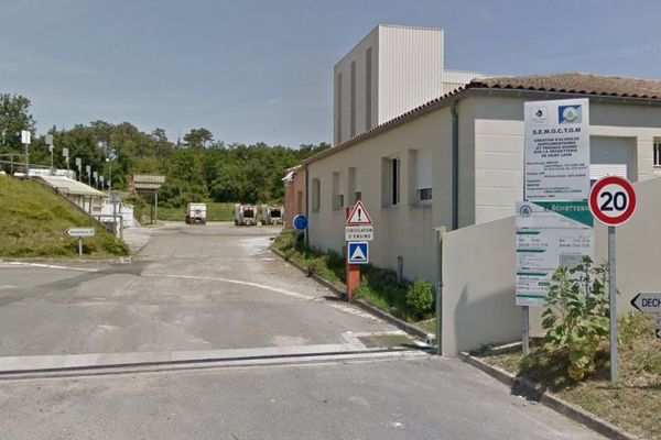 C'est sur la commune de Saint-Léon que le Semoctom était implanté. Le bâtiment de 3000 m² a été ravagé par les flammes. 