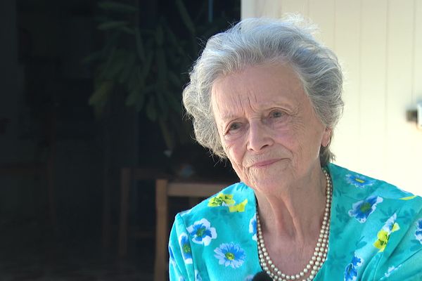 Geneviève Renard, 97 ans, revient sur la libération de Bordeaux dont elle a été, avec son père, l'une des figures de la résistance.