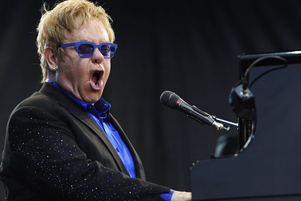 Elton John lors de son concert à Saint Laurent sur Sèvre dans le cadre du festival de Poupet