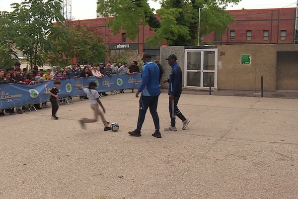 La "lucarne" était présente sur le parvis commercial de la Fontaine d'Ouche