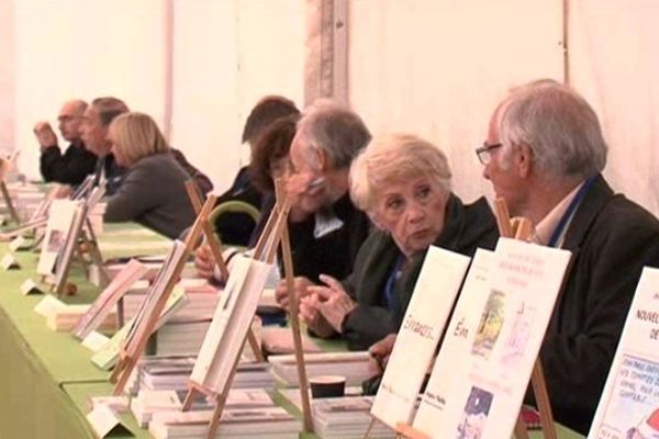 500 auteurs de tous les horizons sont présents pour le premier salon littéraire de la rentrée.