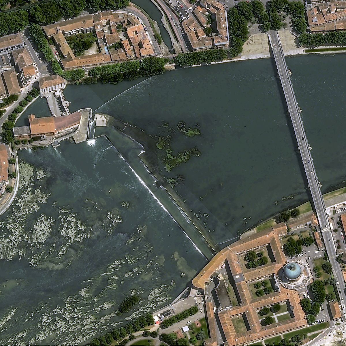 Toulouse Admirez Les Photos Haute Resolution De La Ville Rose Prises Par Le Satellite Pleiades Neo 3 Concu En Bigorre