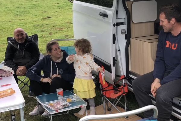 Pour ces Landais, suivre le Tour de France dans les Pyrénées est une tradition immuable