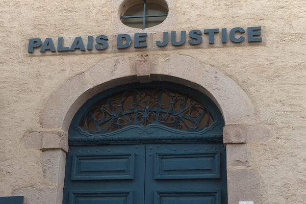 La mamie proxénète comparait ce jeudi devant le tribunal correctionnel de Saint-Etienne