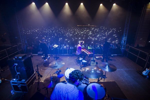 Colours in the Street, LIVE "Les Heures Vagbondes"