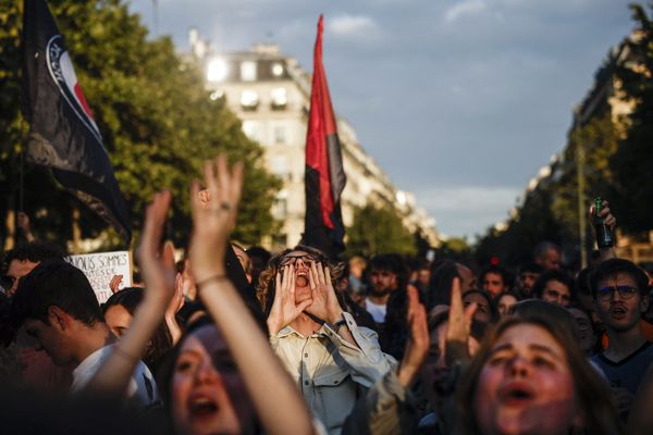 Mouvements de liesse après la victoire du Nouveau Front Populaire dimanche 7 juillet place de la République à Paris.