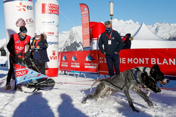 Rémy Coste au départ d'une des étapes de cette Grande Odyssée Savoie Mont-Blanc 2022.