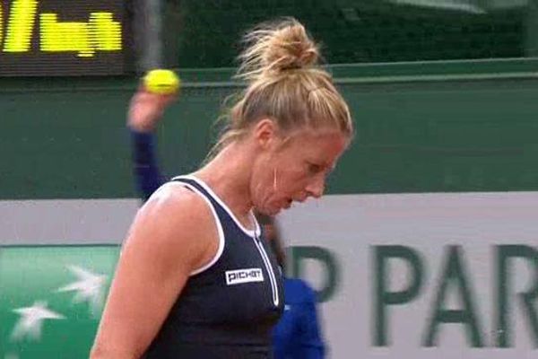 Pauline Parmentier passe le 1er tour de Roland-Garros.