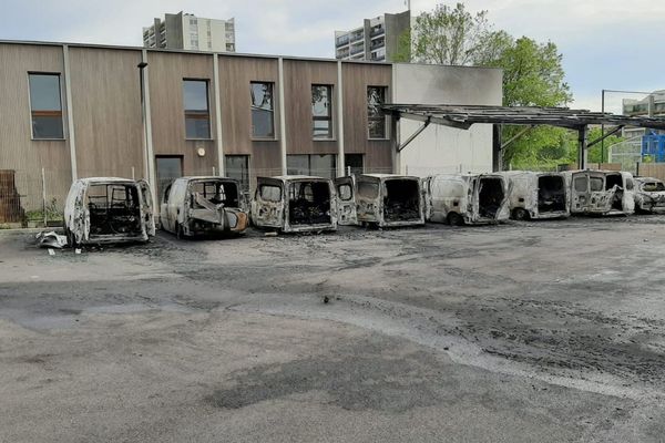 Incendie criminel : 11 véhicules du bailleur social Toulouse métropole Habitat détruits 