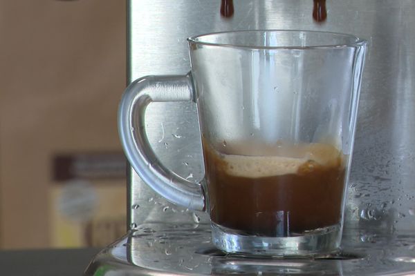 Un expresso d'orgé, de l'orge torréfié. Bio et local. En alternative au café