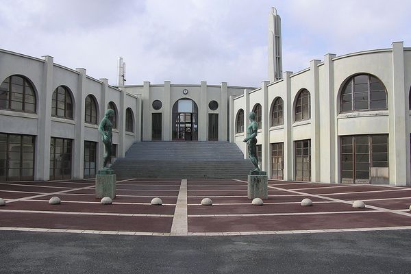 L'entrée du stade Chaban Delmas et son style moderniste très reconnaissable. 