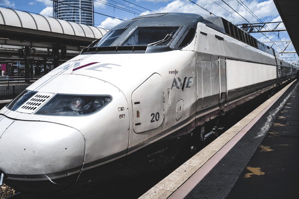 Renfe prévoit un service quotidien aller-retour entre Toulouse et Barcelone avec ses trains AVE S-100.