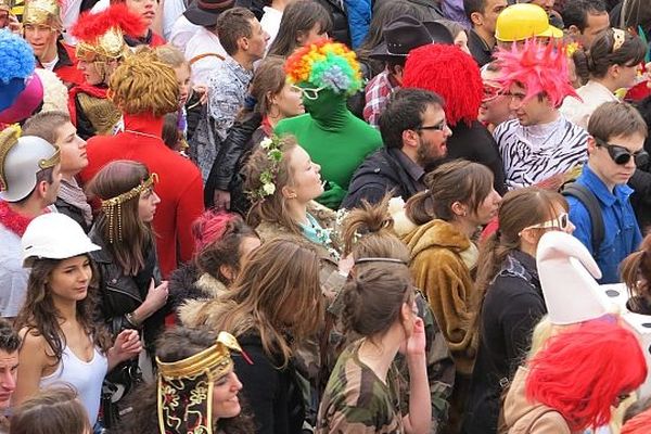 Défilé du carnaval des étudiants de Caen 2013