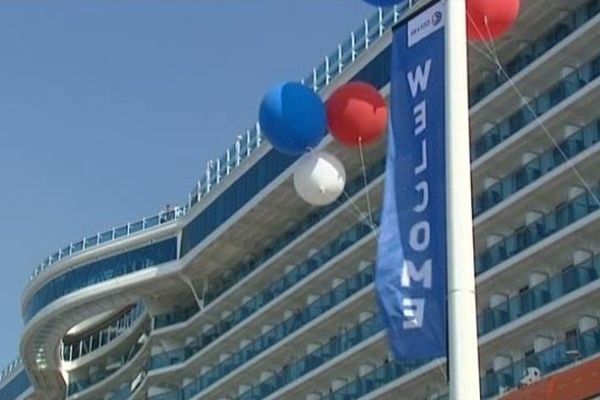 Le Royal Princess, escale au terminal croisières  La Seyne