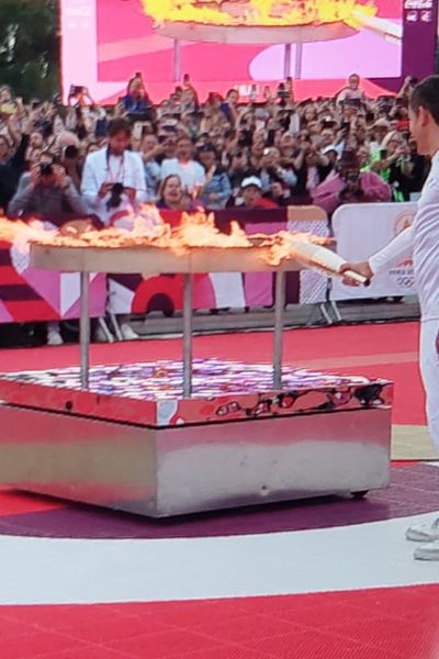 Dany Boon a allumé le chaudron avec la flamme olympique, à Lille ce mardi 02 juillet 2024.