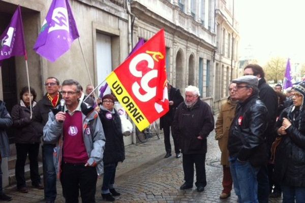 une majorité des salariés de l'Arsa ont manifesté ce matin dans les rues d'Alençon