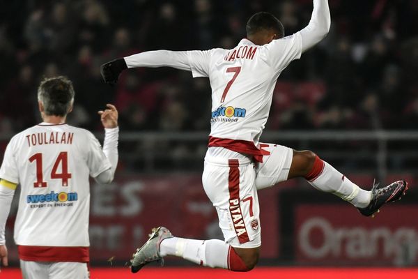 Malcom célèbre son but, le 1er décembre au stade Gaston Gérard de Dijon. 