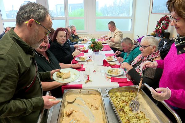 La Halte-accueil a préparé un menu de fête pourle réveillon de Noël 2023.