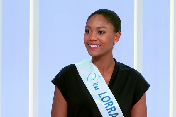 Miss France 2025 : une taille record dans un concours pour Assia Roosz-Tomenti, couronnée Miss Lorraine.