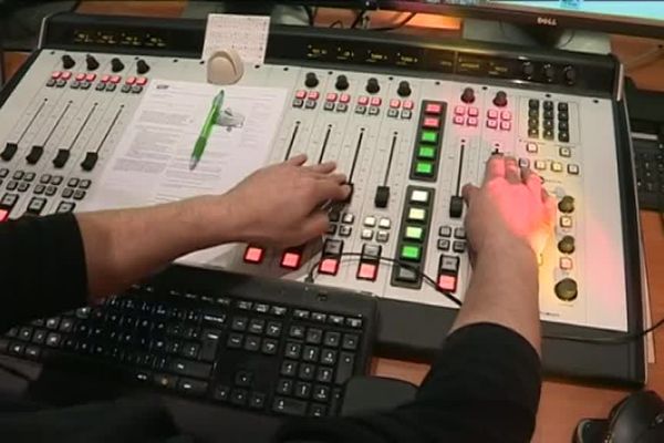 Les radios associatives du Var et des Alpes-Maritimes connaissent de grandes difficultés financières. 