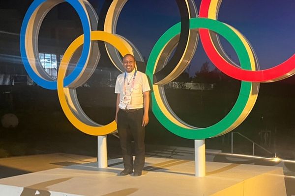 Le Père Patrick Rabarison est aumônier au sein du village olympique.