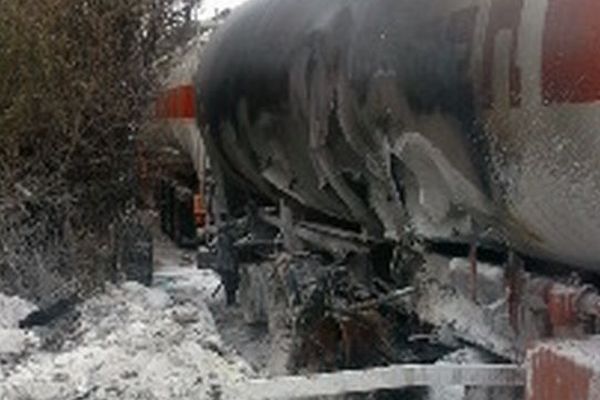 Une poudre blanche, toxique, s'est répandue sur la chaussée. 