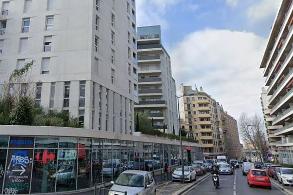 Les corps sans vie de deux octogénaires ont été découverts vendredi dans un appartement du 1ᵉr arrondissement de Marseille.