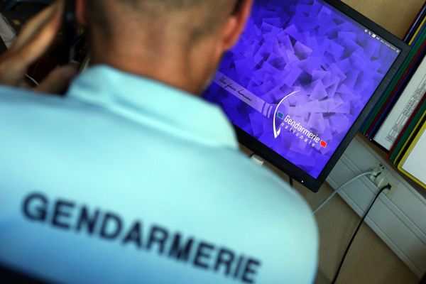 Un élu de Carentan-les-Marais (Manche) piégé par les gendarmes lors d'une cyberpatrouille et mis en examen pour corruption de mineur. (Photo d'illustration)