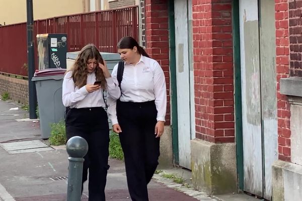 Dans cette école roubaisienne privée située dans le quartier de l'Epeule, l'uniforme est obligatoire dès la primaire