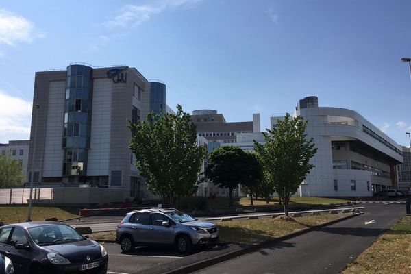 Au CHU de Clermont-Ferrand, des indicateurs montrent une légère hausse des hospitalisations dues au COVID depuis le début du mois de novembre.