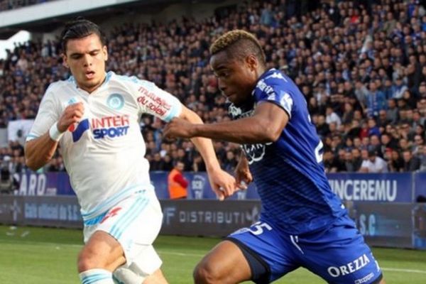 François Kamano sous maillot bleu Bastiais