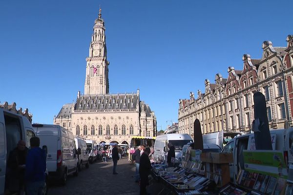 Au lendemain de l'attentat du lycée Gambetta le 13 octobre 2023, Arras sous le choc.